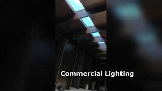 Transformacja korytarzy wind za pomocą lampy sufitowej Sky z serii E