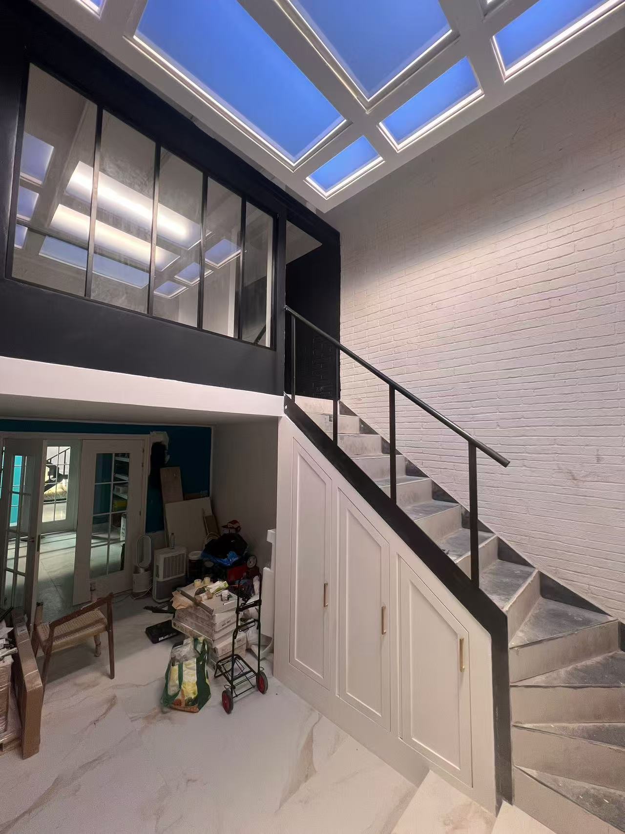 Najnowsze blogi firmy Jak Sztuczne Światła Nieba Zmieniają Wnętrza Bez Okien