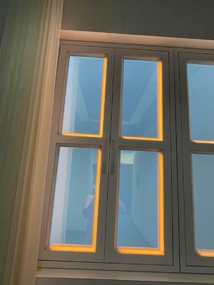 Smart Fake Window Light CRI 95 Wall Mountable L1332*W781*H66mm Sterowane przez aplikację i zdalne sterowanie dla naturalnej atmosfery